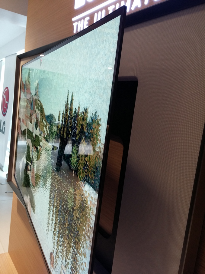 LG Gallery OLED TV Slim