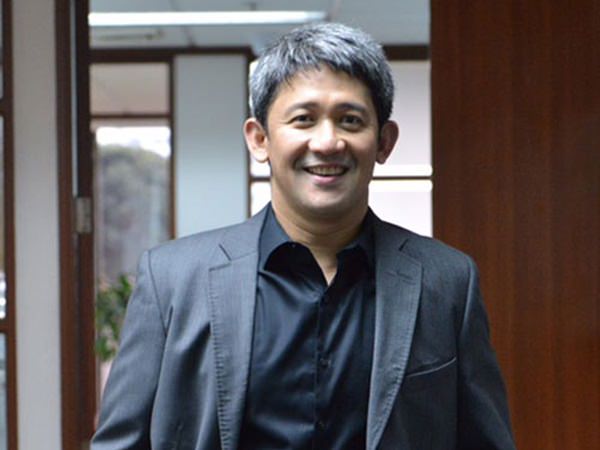 PLDT and Smart EVP and Consumer Business Group Head Ariel P. Fermin