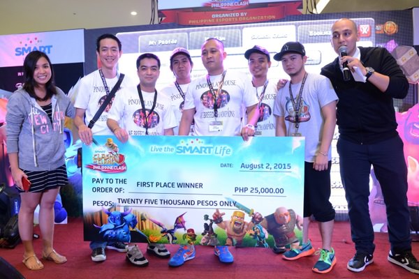 Pinoy Playhouse bagged the top prize in the Metro Manila leg of Philippine Clash 2015, the country’s biggest Clash of Clans (CoC) tournament mounted by Smart in partnership with Philippine eSports Organization and the Philippine Clash of Clans Battleground, the largest community of competitive CoC gamers. The winning clan is composed of (second from left): Davin Tapang, Nathan Simbulan (Clan Leader), Mark Alvynn Raymundo, Rene de Guzman and Francis Dave Jadulco.