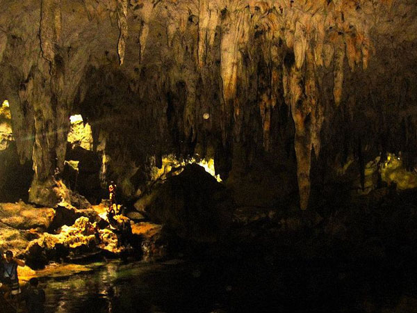 Picture-2-Hinagdanan_cave,_Bohol