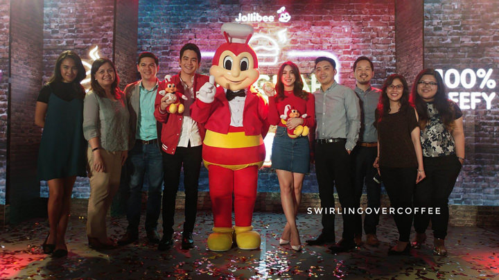 Joining Jollibee to welcome Joshua Garcia and Julia Baretto are Jollibee Philippines’ Marketing Team (L-R): Brand PR and Engagement Manager Cat Triviño, Brand Communications and Digital Director Arline Adeva, Assistant Vice President for Flagship Category Kent Mariano, Global Chief Marketing Officer and Philippines Head of Marketing Francis E. Flores, Brand Manager for Burgers Mathew Whang, Assistant Brand Manager Beatriz Cruz, and Brand PR and Engagement Specialist Celina Tan.