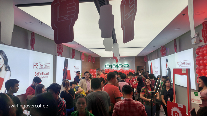 OPPO Concept Store at SM Aura, OPPO F1 Limited Edition Red