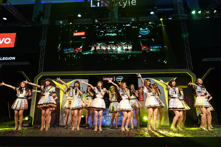 BNK48, the famous idol group in Thailand, performed a dance show to celebrate the launch of the Finale of Legion of Champions Series II