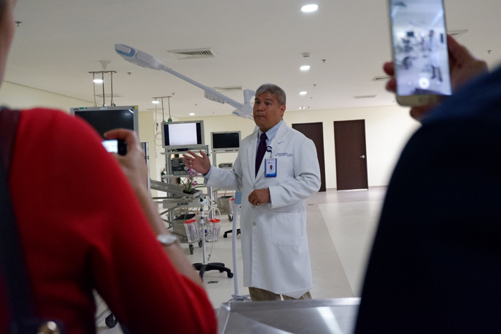 QTRC Training Director Dr. Castañeda lead the hospital tour showcasing the state-of-the-art facilities and the installed PIC technology in ER, OR and ICU.