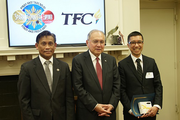 His Excellency Jose Manuel Romualdez, Philippine Ambassador to the United States (center), witnessed the private signing between Consul General Henry Bensurto, Jr (left) and ABS-CBN Managing Director for North and Latin America Jun Del Rosario (right), sealing the partnership between the PCH and ABS-CBN International to support the Spark*Connect*Empower Movement. (Photo courtesy of Jeremiah Ysip)