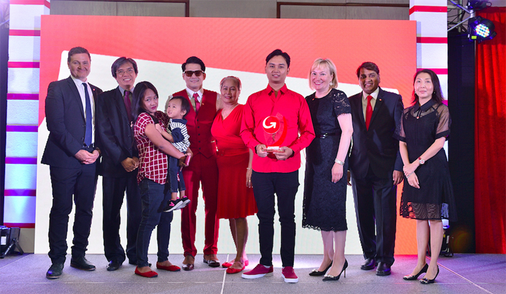 The second annual MoneyGram Idol Award honoured twelve OFW families and their relatives who work tirelessly in other countries to send money back home.