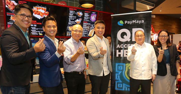 PayMaya is now available in Bonchon. (L-R): PayMaya Philippines’ Sales Head of Acquiring Business Aldous Brigino, PayMaya Philippines’ Head of Consumer Business Raymund Villanueva, PayMaya Philippines’ President and CEO Orlando Vea, Bonchon Philippines’ Managing Director Scott Tan, PayMaya Philippines Chairman Manuel Pangilinan, and Bonchon Philippines’ Channel Group Head Almond Peñaflorida.