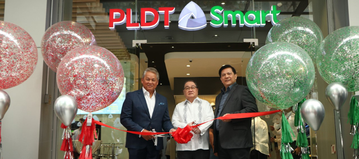 PLDT and Smart unveil flagship store  in Makati CBD