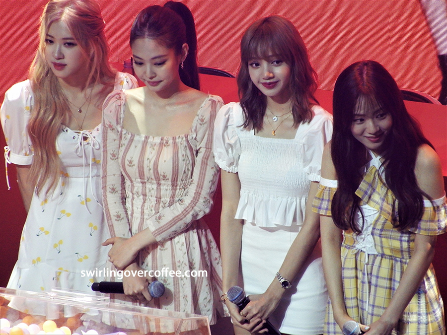 The Shopee x BLACKPINK Meet and Greet event held at SM Samsung Hall, BGC, Taguig City, featured performances from local artist and performer, Dasuri Choi. Consumers who attended were treated to a night of fun activities, exciting draws, and giveaways including signed BLACKPINK CDs and Shopee gift certificates.