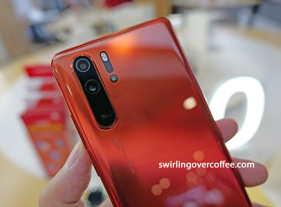 Huawei Celebrates Success at Roadshow of P30 Pro (512GB) in Limited-Edition Amber Sunrise