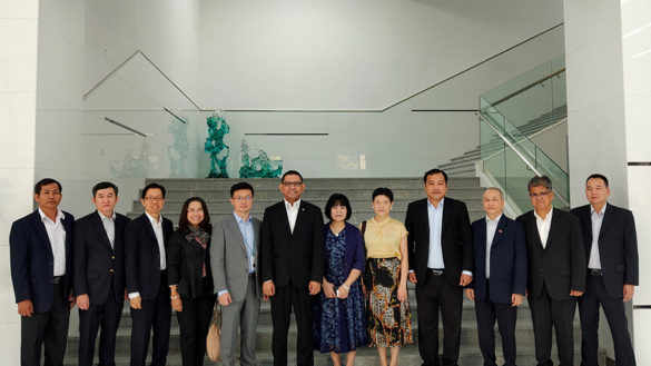 ASEAN Consulate-Generals Made First Visit to Oppo Headquarters, Forging Bright Future Ahead