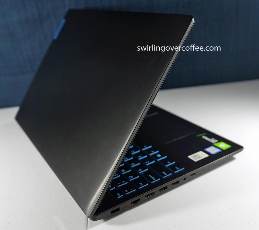 Lenovo L340 Gaming, lid and keyboard partially seen