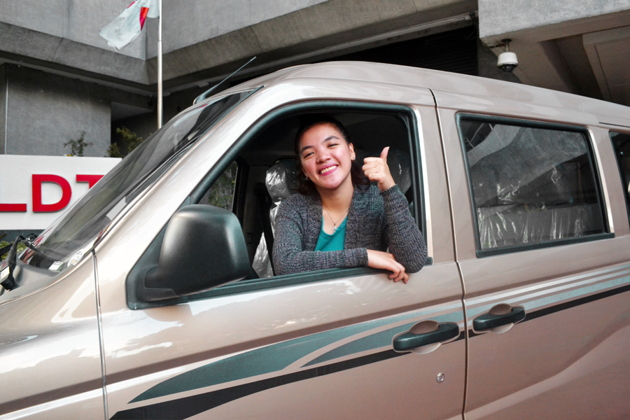 26-Year Old Teacher From Marikina Wins Foton Gratour Van