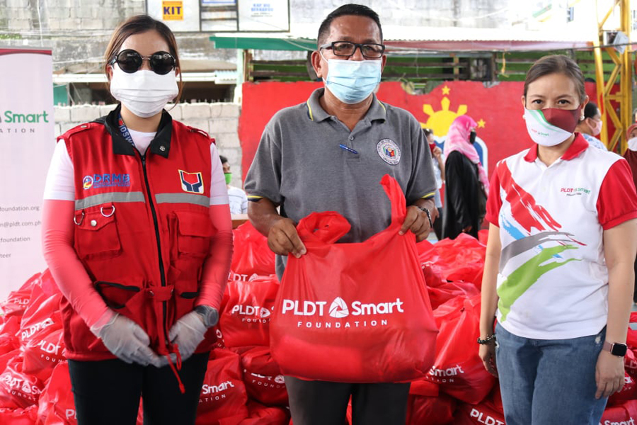 PLDT-Smart Foundation Partners With DSWD, UP Diliman to Support Communities in Quezon City