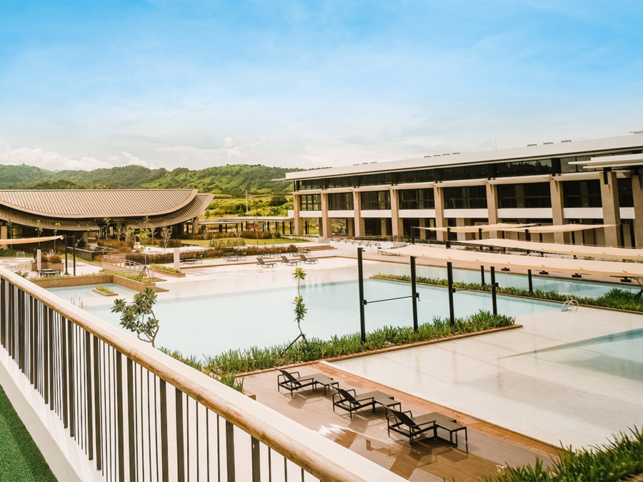 This Country Club in Pampanga Will Give You That Well-Deserved (And Safe) Getaway