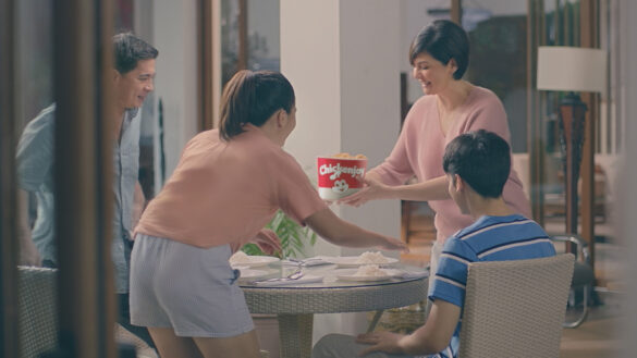 Jollibee’s new Chickenjoy ad highlights the value of giving only the best to your family in these times