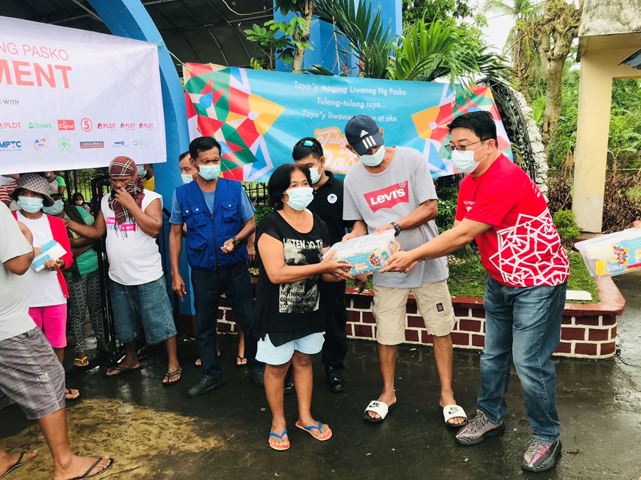 Over 5,000 families and communities receive Noche Buena packs from PLDT ...