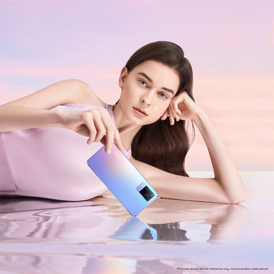 Level up your selfie game from day to night with the new portrait master, the vivo V21 series
