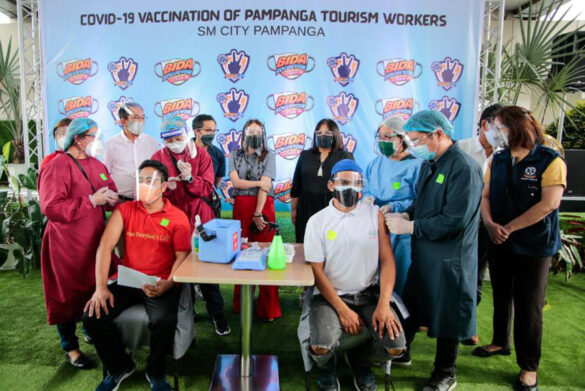 Puyat leads vaccination drive for Pampanga tourism workers