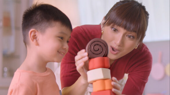 Mom’s got your back: Iya Villania treats kids with fam fave Red Ribbon Triple Chocolate Roll