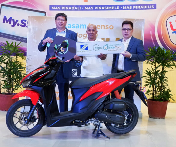SSS, RCBC turns over new motorcycle to Handog na Motorsiklo Ngayong Pasko winner