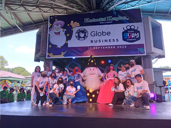Globe brings excitement, joy to thousands in GDay festivities