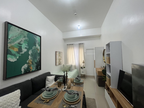 Living spaces at Green 2 Residences were thoughtfully-designed to suit the needs of a student. Manageable in size, flexible in styling, and generous in natural lighting and ventilation, units here are perfect for the study-live-play lifestyle.