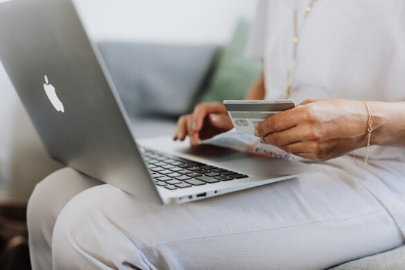 Shop Safely This 2023: 5 signs your online transaction may be a scam