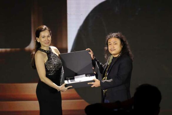 BayaniChain CEO bags Blockchain Champion Award at Philippine Blockchain Week 2023